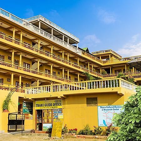 Hotel Nature Heritage Читван Екстериор снимка