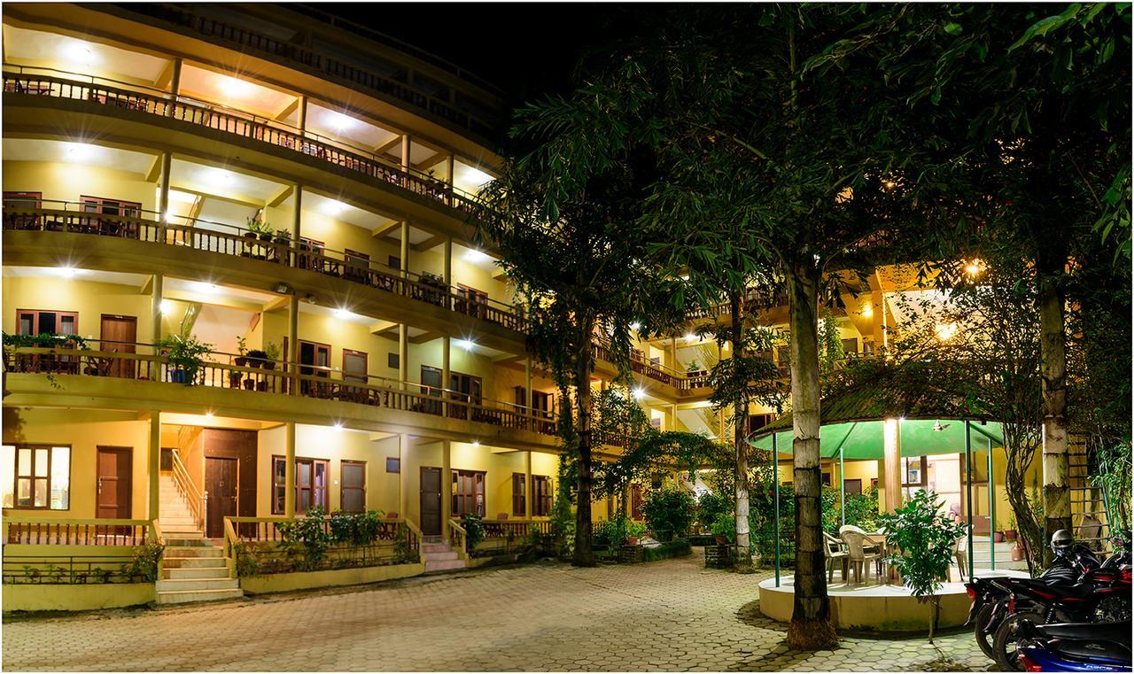 Hotel Nature Heritage Читван Екстериор снимка
